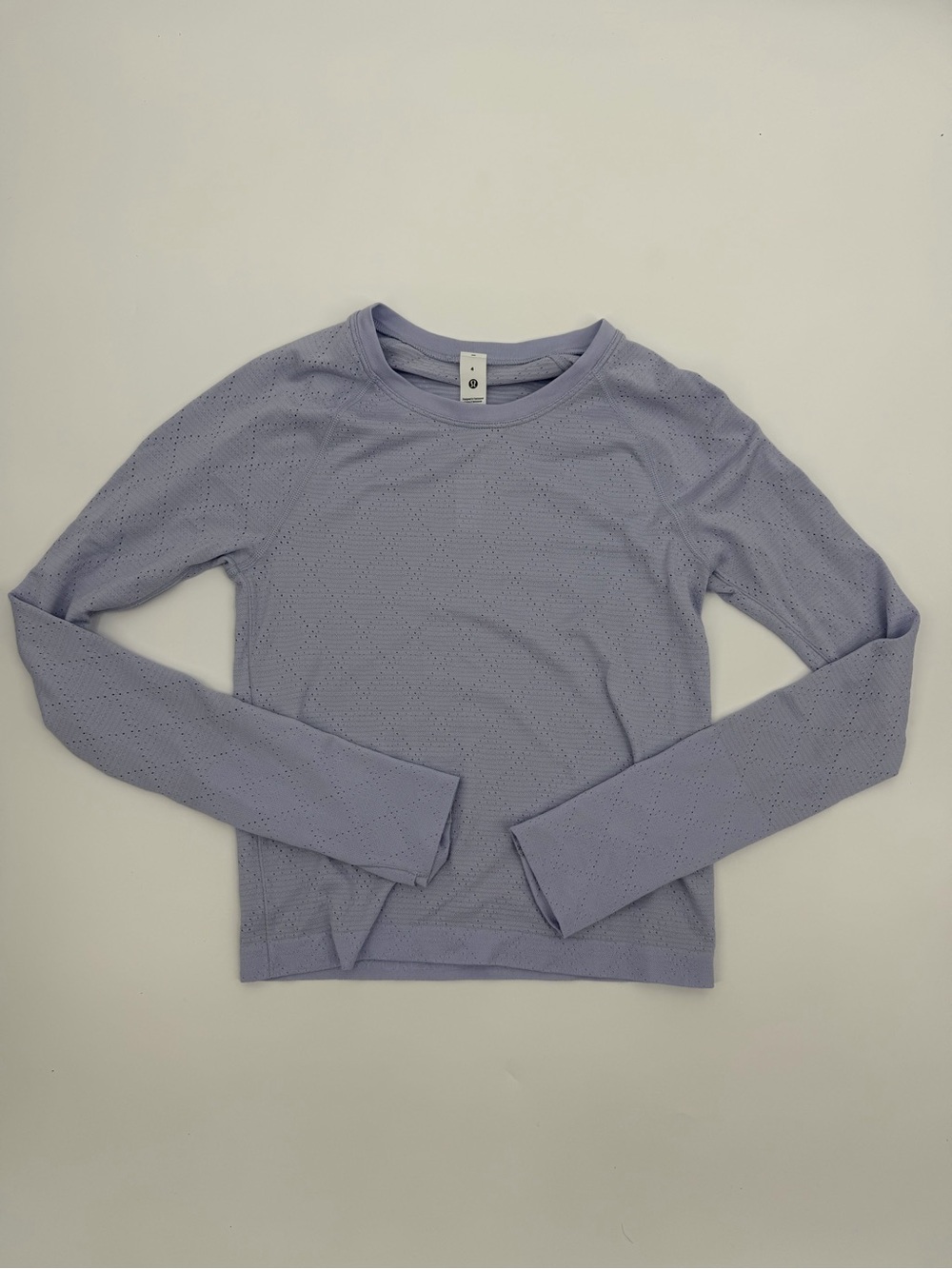 Lululemon Swiftly Tech Long Sleeve Crew Size 4 Lavender Perforated Seamless